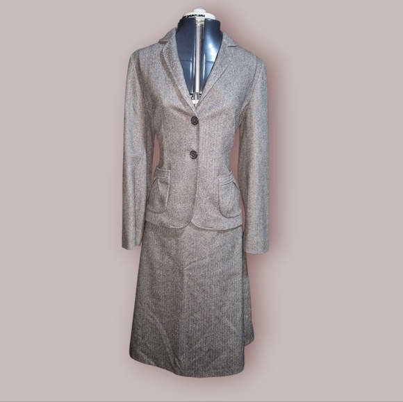 Banana Republic Wool /Polyester Blend Blazer Size 12